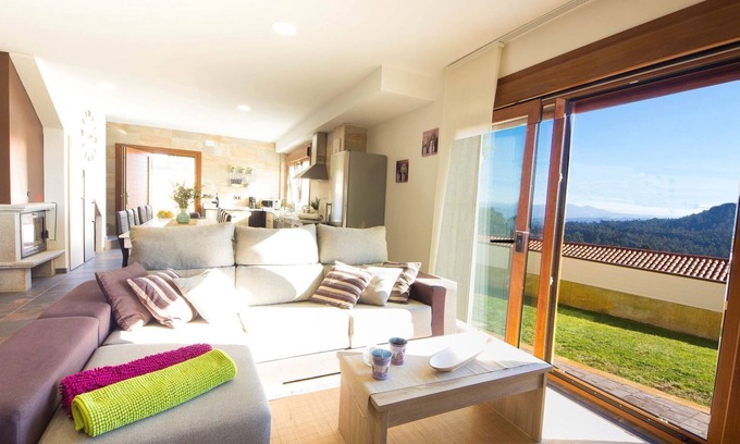 Cerponzons Casa | Belvilla by OYO Casa O Sartal - Villa Raxeira