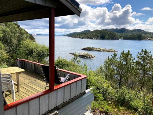 Fjell Casa | Bergen/Sotra:Waterfront cabin(s).Boat.Fish.Jacuzzi