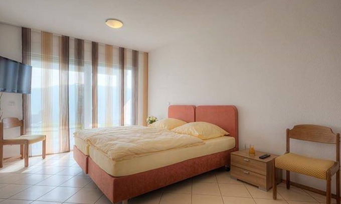 Bollendorf-Pont Casa | Bergsuite Südseite, Suite de lujo, hidromasaje 2-3 noches - Waldhotel Sonnenberg