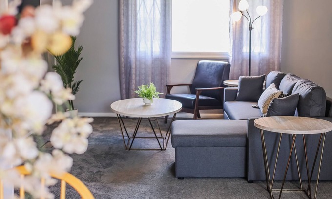 Kokomo Casa | Berkely Bungalow in Lovely Neighborhood