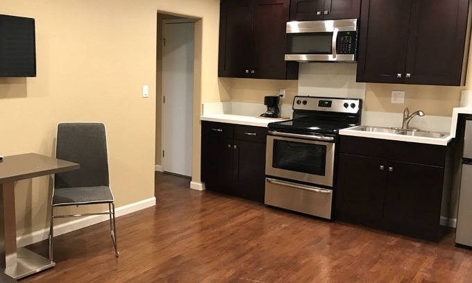 North Park Hotel | Berkshire Motor Hotel