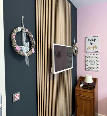 Neukoelln Apartamento | BERLIN PUR - Wohnung für bis zu 12 Personen