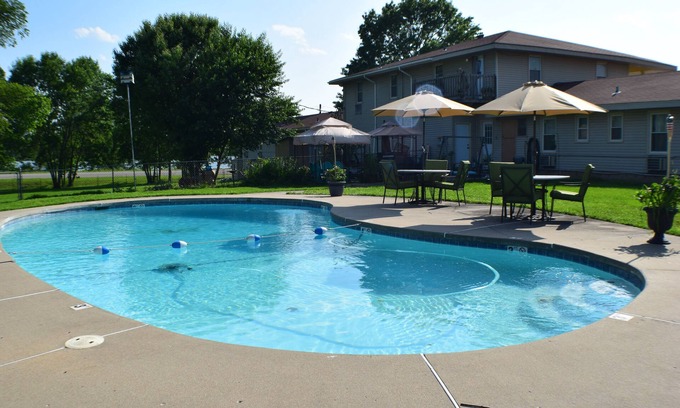 Carthage Hotel | Best Budget Inn