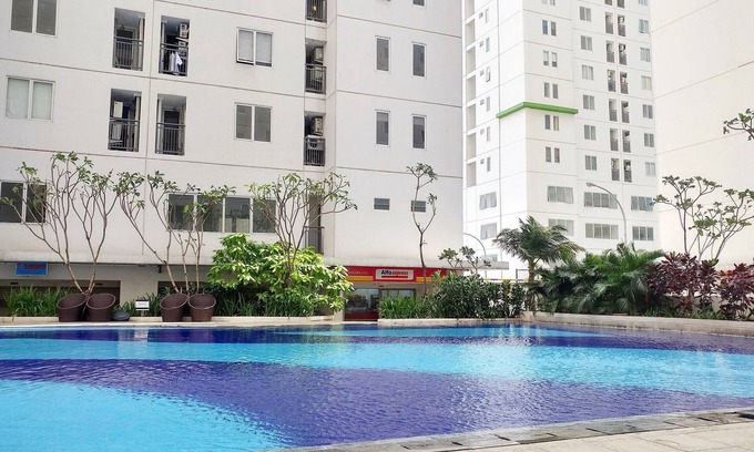 Jatinegara Apartamento | Best Deal 3BR Apartment Bassura City near Shopping Center