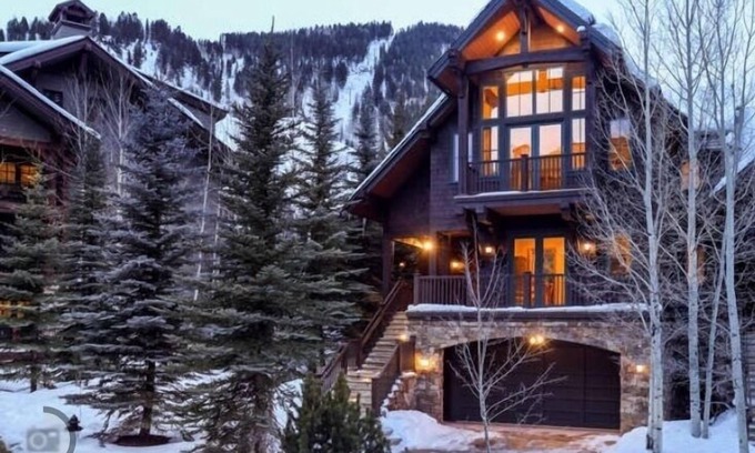 Aspen Casa | Best House In Aspen For ALL SEASONS! Mega Mansion in ideal location!