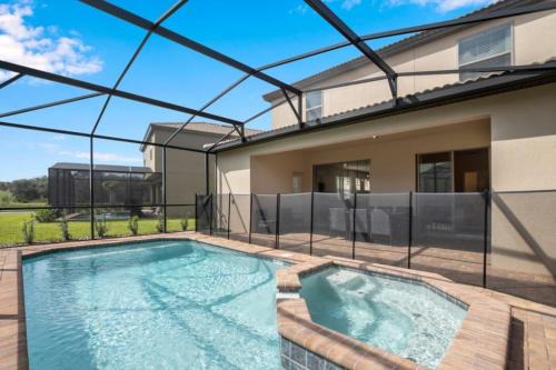 Loughman Villa | Best Resort Near Disney Private Pool & Spa Home! villa