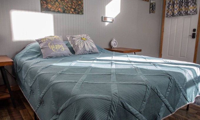 Saluda Cabina | Best Value, Quality Stay! Steps to Green River and Green River Cove Trailhead