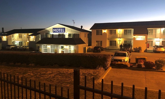 Kelso Hotel | Best Western Coachman's Inn Motel