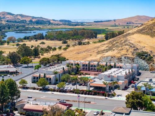 San Luis Obispo Hotel | Best Western Plus Royal Oak Hotel