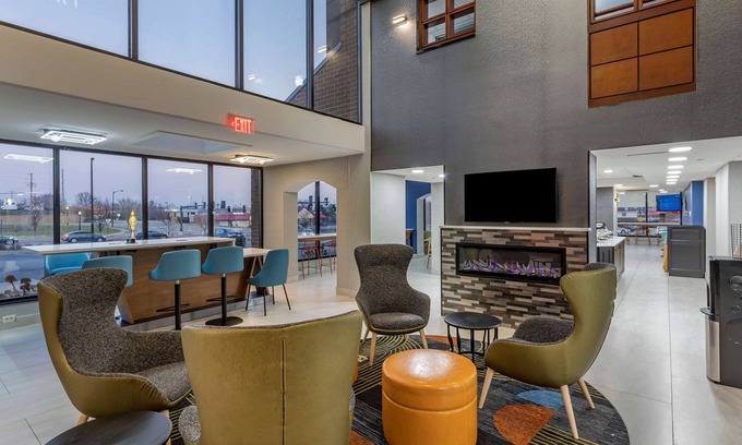 Maryland Heights Hotel | Best Western Plus St. Louis West-Westport