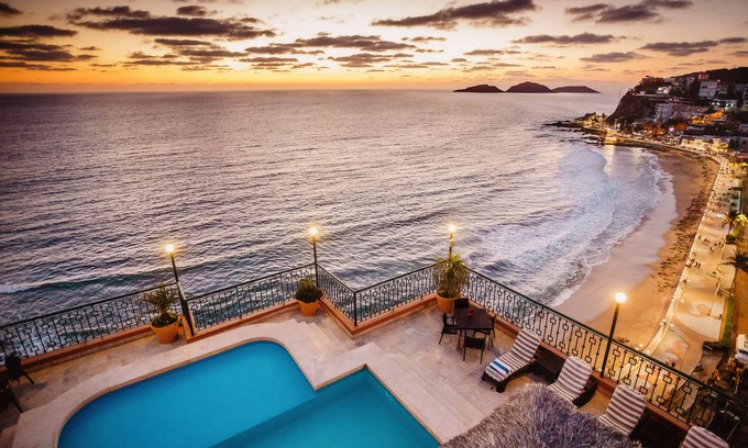 Centro de Mazatlán Hotel | Best Western Posada Freeman