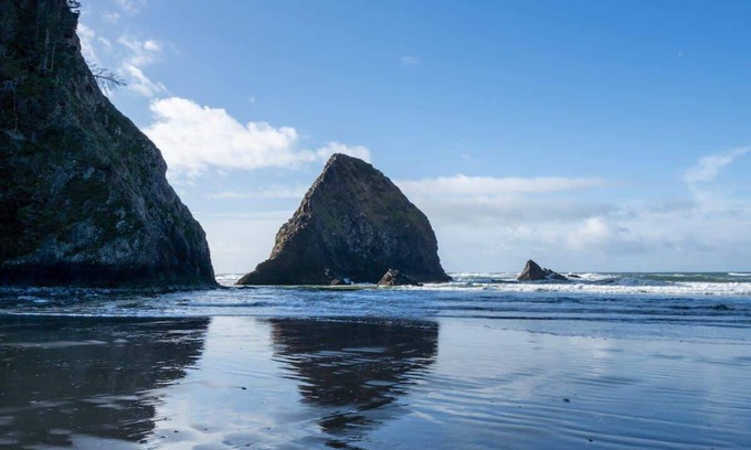 Arch Cape Casa | Betty's Place. Hot Tub-Sauna-1 Block from Ocean!