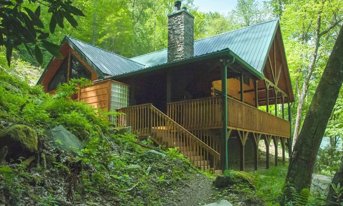 Topton Cabina | Between the Falls-Pet Friendly, Private Deck on Waterfall, Luxury Log Cabin Rental on Creek, 3 Fireplaces, Hot Tub & Outdoor Shower -in Western NC.
