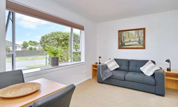 Avonhead Casa | Bevington Studio - Christchurch Holiday Homes