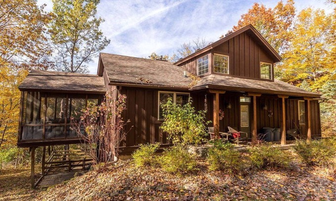 The Galena Territory Casa | BIG 5BR/5.5BA all ensuite baths, Hot Tub, Screen Porch.