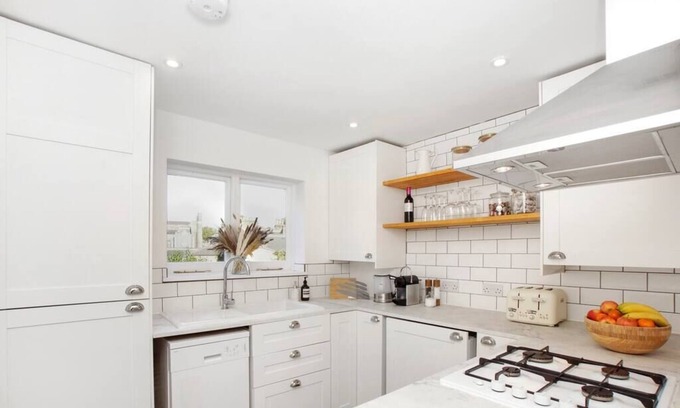 Mile End Apartamento | Big, bright & cosy apartment 2 min from Mile End Station, near Victoria Park