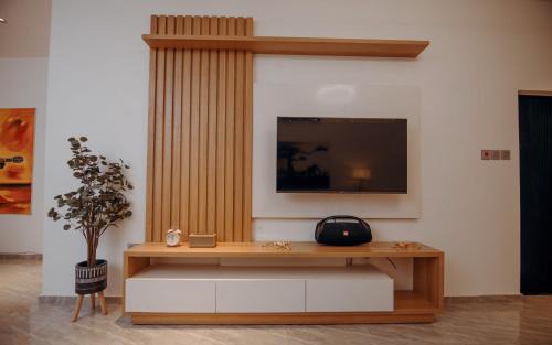 Teshie Apartamento | Big chill stays Beverly