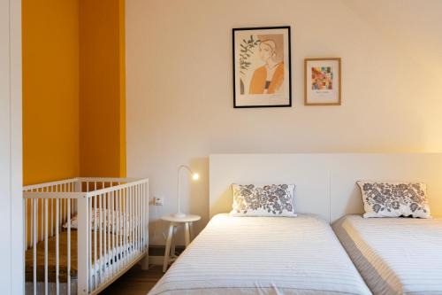 Laar Apartamento | Big flat with fresh renovation, free parking, SonyPS, Netflix