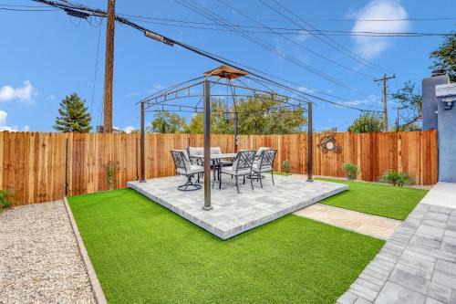 North Las Vegas Casa | Big Group, Remodeled, Landscaped, King Beds, Desks