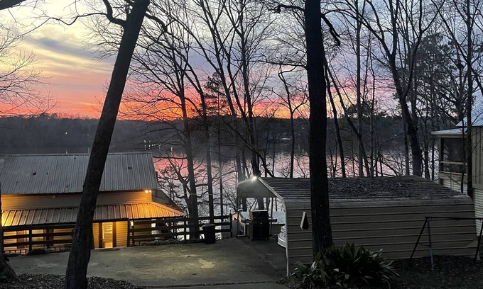 Titus Casa | BIG water view on beautiful Lake Jordan - Titus