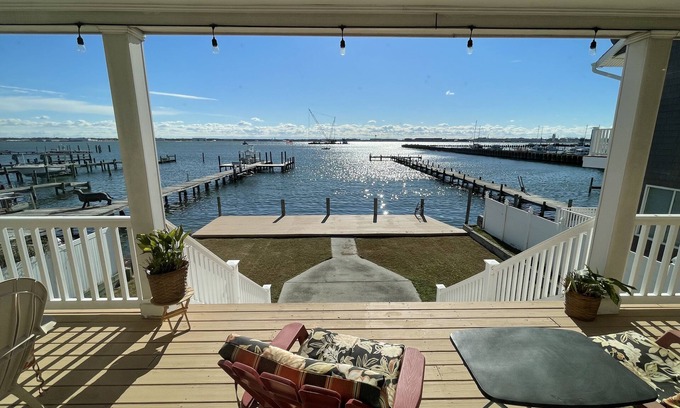 Willoughby Spit Casa | Big Waterfront House W/ Amazing View And Swim Deck 3 Bedroom Home