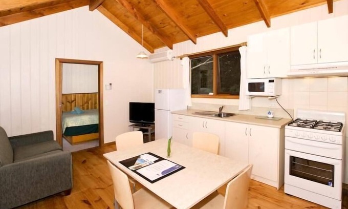 Cardigan Cabaña | Big4 Ballarat Windmill Holiday Park
