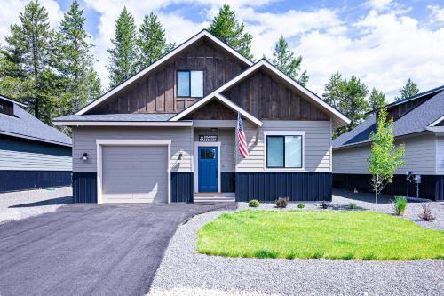 McCall Casa | Bighorn Basecamp- beautiful brand new home- sleeps 10- pets ok