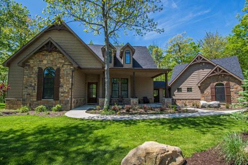 McHenry Casa | Biltmore Chalet