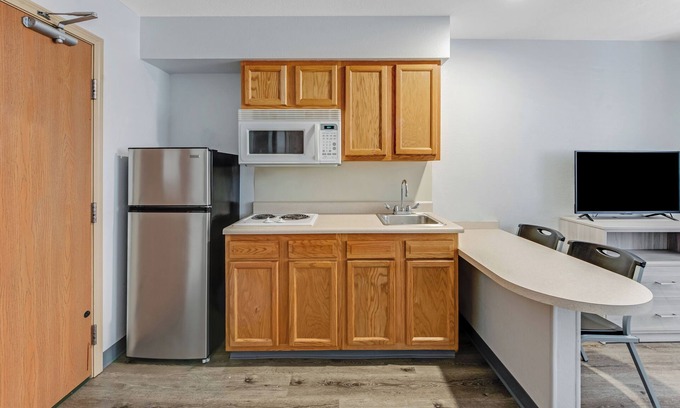 Beavercreek Hotel | Birch Hill Suites Dayton - WP AFB