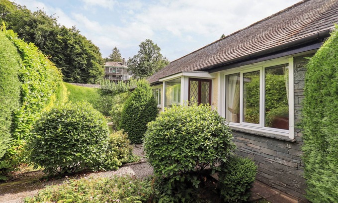 Waterhead Casa | BIRCH KNOLL, family friendly, with a garden in Ambleside