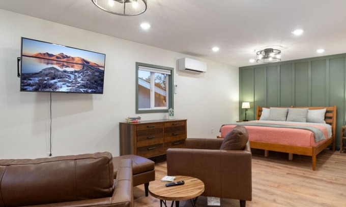 Camdenton Casa | Birdie Retreat-Lakeview, Pet Friendly, Fire Pit