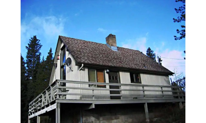 Black Hawk Cabina | Black Bear Lodge & Sauna (b/t- Ned &Black Hawk)