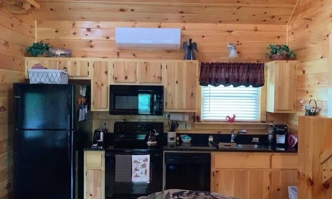 Murphy Cabina | Black Bear Retreat “The Perfect Getaway”