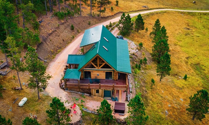 Hill City Cabina | Black Hills Getaway- Alpine Prairie Lodge- Hermosa cabaña de troncos en 8 acres.