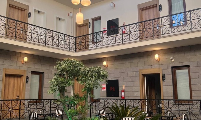 Sur Hotel | Blackhan Palace Otel