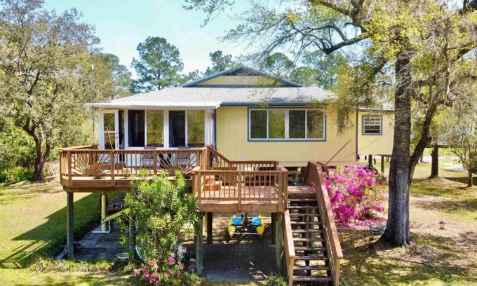 Milton Casa | Blackwater Haven - Waterside 3 Bedroom Home with Boat Slip