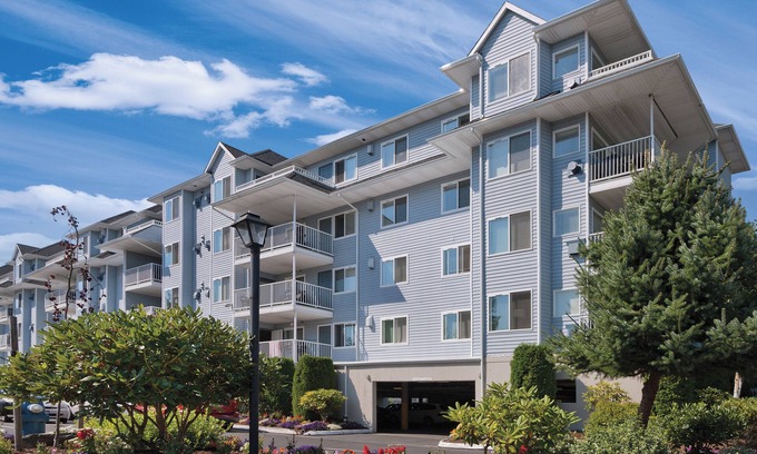 Birch Bay Complejo | Blaine, WA: 2 dormitorios condominio w / chimenea, balcón privado, Resort Pools & Más