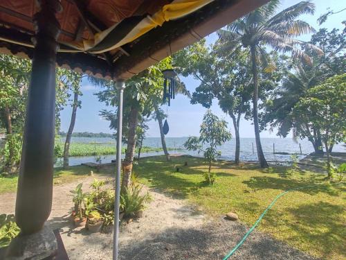 Andhakaranazhy Casa | Bliss on the Lake