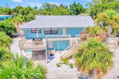 Englewood Casa | Blissful Beach Retreat Super