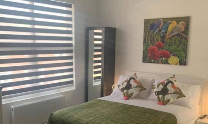 Liverpool Hotel | Oyo Bloomsbury House
