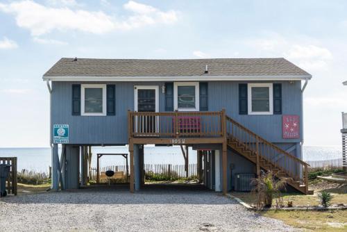 Oak Island Casa | Blu Malibu by Oak Island Accommodations