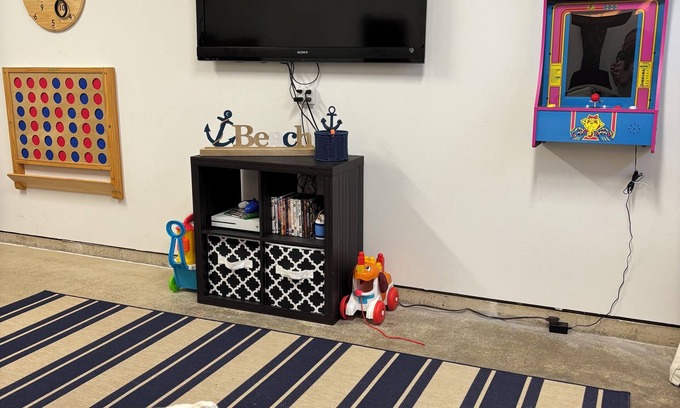 Ocean Shores Cabaña | Blue Anchor Cottage - pet friendly retreat! Game Room! Walk to beach!