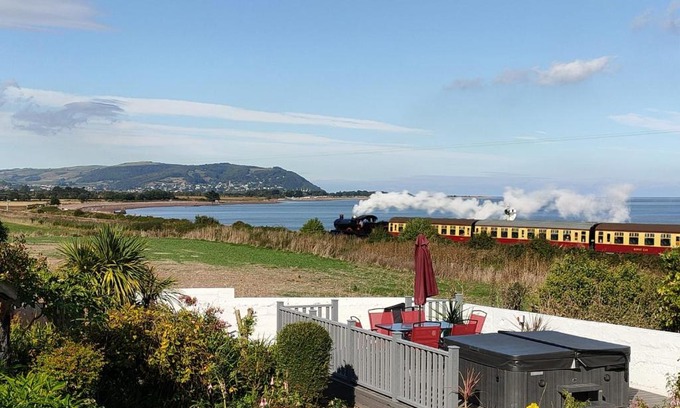 Blue Anchor Apartamento | Blue Anchor House - Seaview, Hot Tub Apartments