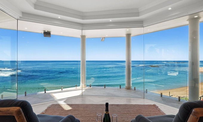 Blue Bay Casa | Blue Bay On The Beach - Luxury Beachfront Home with direct beach access