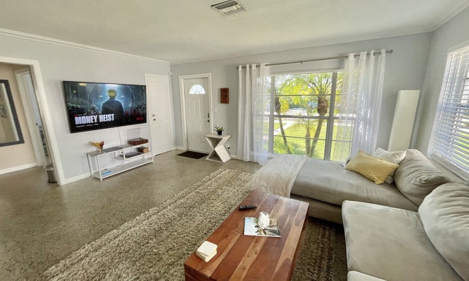 Delray Beach Cabaña | Blue Beach Cottage