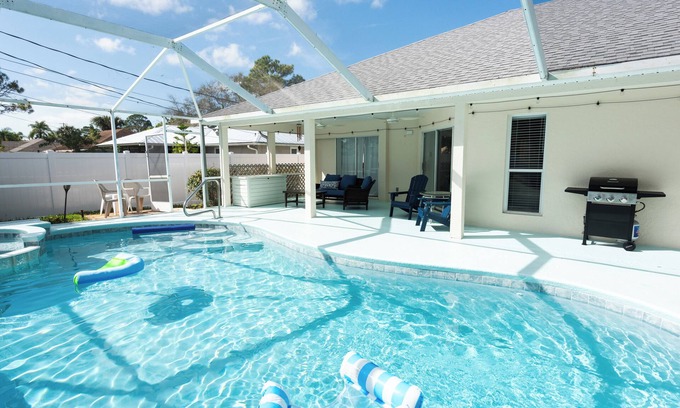 Florida Ridge Casa | Blue Breeze Retreat: 4B House with Pool, BQ & Game Room in Vero Beach
