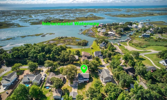 Hampstead Casa | Blue Chicken- Community boat ramp