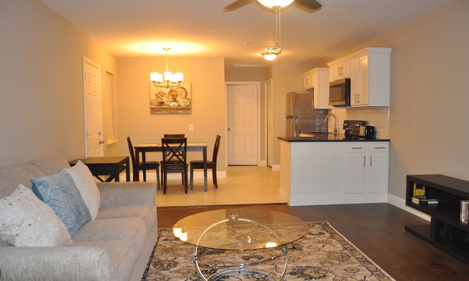 Central Oklahoma City Casa | PUERTA AZUL LUGAR II. Por OU Medical, State Capitol, Bricktown, Downtown