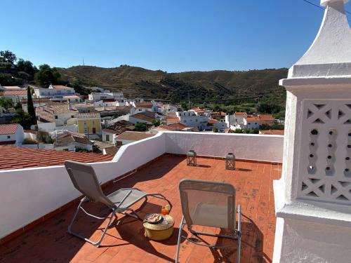 Fonte do Penedo Casa | Blue Dragon River House