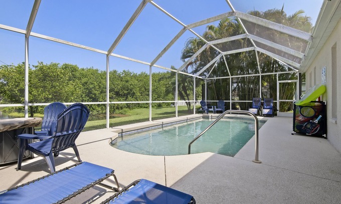 Sabal Harbour Casa | ⚓Blue Heron House! Cozy home w/heated pool and pool toys! Water view out back!⚓🌅